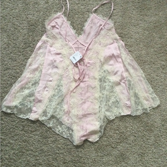 🔥🔥HOST PIC🔥🔥 You’re An Angel Romper - Picture 15 of 16